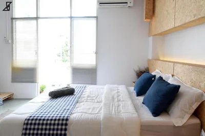 Double Room with Private Bathroom — Hugger Hostel